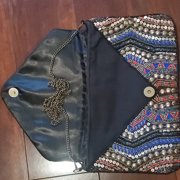 Beaded Clutch - Picture 2 of 3